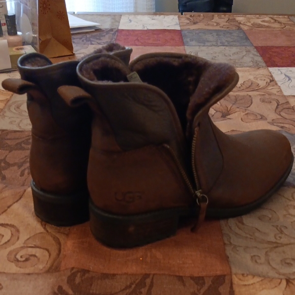 UGG Women's Chocolate Brown Winter Boots - Picture 4 of 5